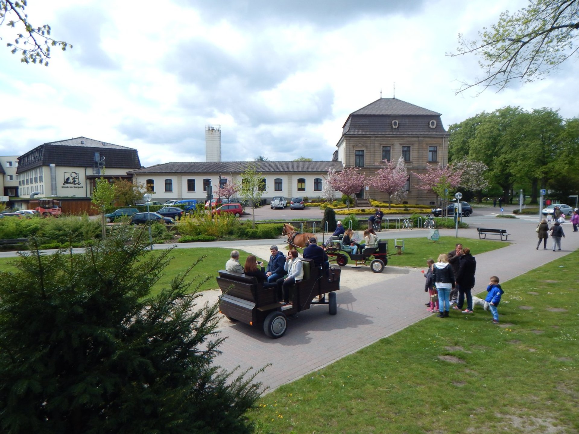 Foto: Pferdekutschenstation im Kurpark
