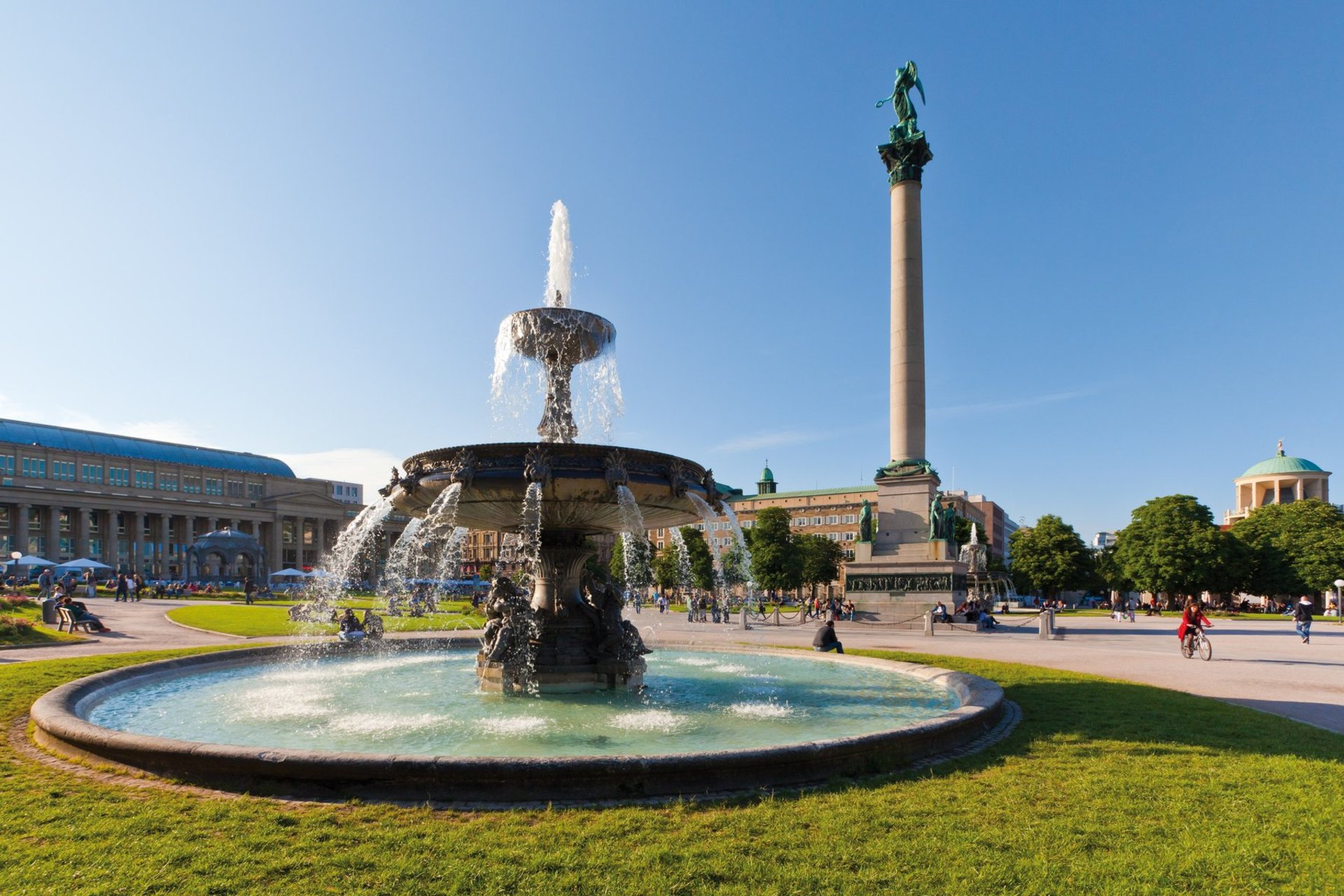 Foto: Stuttgart Schlossplatz Foto: Stuttgart Schlossplatz
